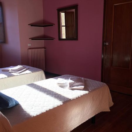 San Nicolas El Real Villafranca Del Bierzo Bagian luar foto