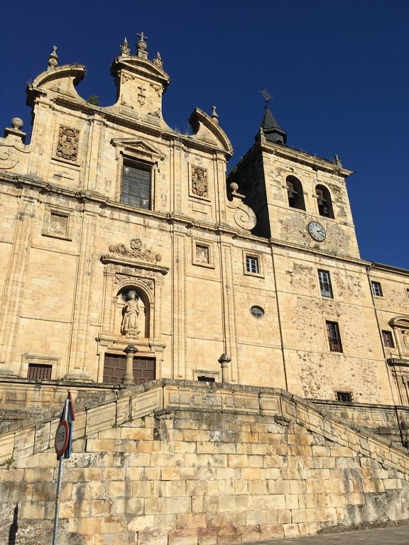 San Nicolas El Real Villafranca Del Bierzo Bagian luar foto